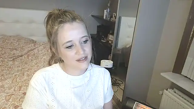 Snapshot of Neonstar chatting on March 13, 9:54 pm Neonstar online show from March 13, 9:54 pm