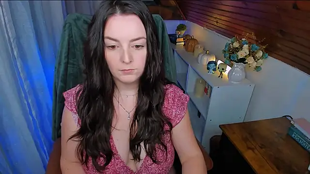 Snapshot of ErinMarshall chatting on November 25, 3:34 pm ErinMarshall online show from November 25, 3:34 pm