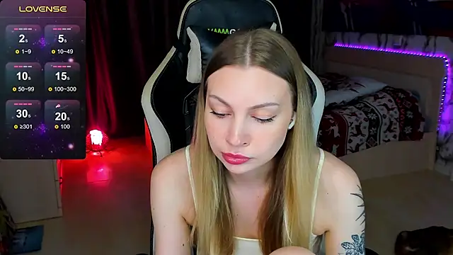 BiMolly online show from October 15, 8:53 pm