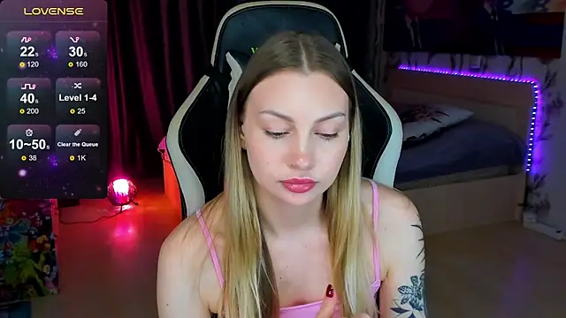 BiMolly online show from November 19, 6:30 pm