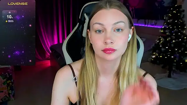 BiMolly online show from December 21, 8:49 pm