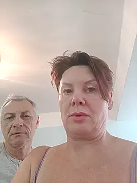  lady red  online show from January 22, 8:18 am