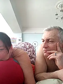  lady red  online show from February 18, 9:10 am