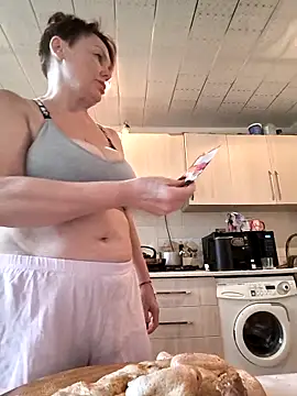  lady red  online show from March 11, 2:07 pm