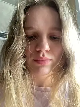 Snapshot of -MimmiLissa- chatting on July 20, 12:18 pm -MimmiLissa- online show from July 20, 12:18 pm