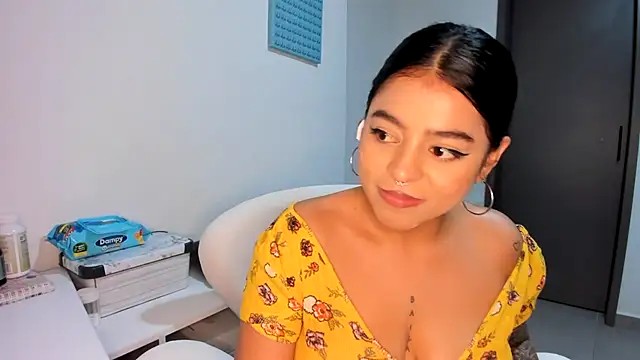 Snapshot of Naiara_sex chatting on March 1, 1:11 am Naiara sex online show from March 1, 1:11 am