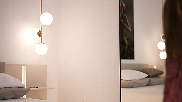 DoviaClaire online show from September 24, 6:06 am