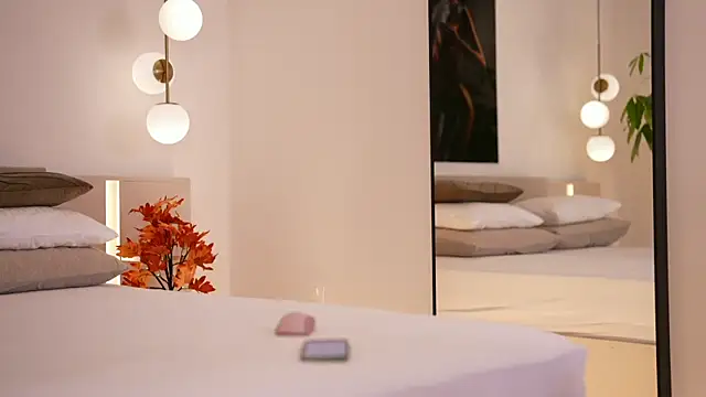 DoviaClaire online show from November 17, 7:47 am