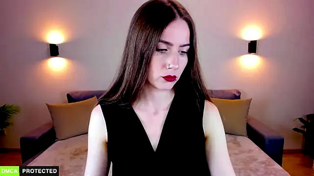 TheWoman   online show from October 10, 6:40 pm