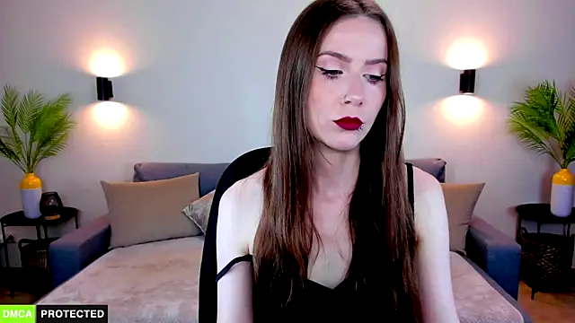 TheWoman   online show from July 3, 10:43 am