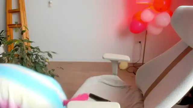 Snapshot of Pokemeboy chatting on February 17, 5:08 pm Pokemeboy online show from February 17, 5:08 pm