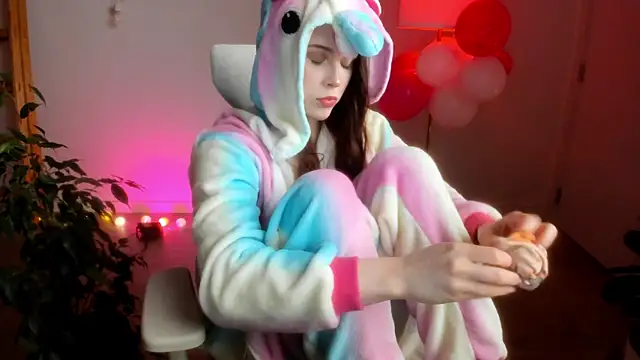 Snapshot of Pokemeboy chatting on February 19, 5:20 pm Pokemeboy online show from February 19, 5:20 pm