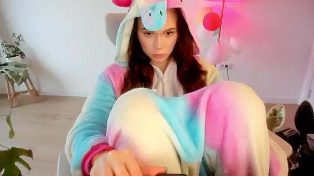 Snapshot of Pokemeboy chatting on March 29, 4:18 pm Pokemeboy online show from March 29, 4:18 pm