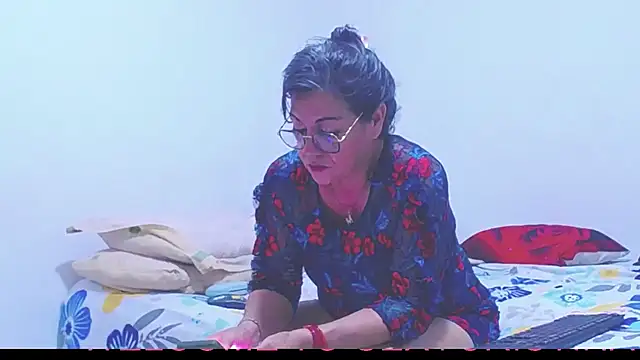 Snapshot of sexycristina_2 chatting on September 23, 6:22 pm sexycristina 2 online show from September 23, 6:22 pm