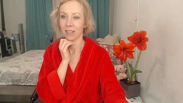 LuxuryNika online show from April 18, 8:09 pm