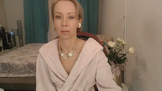 LuxuryNika online show from May 13, 2:47 pm