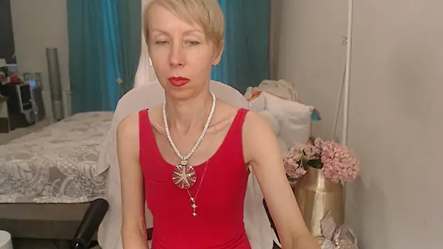Snapshot of LuxuryNika chatting on July 1, 2:18 pm LuxuryNika online show from July 1, 2:18 pm