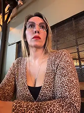 Gatitacarlita online show from May 16, 10:30 pm