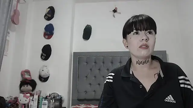 dulce maria x online show from November 7, 11:05 pm