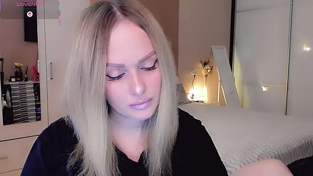 Libby Nora online show from March 4, 9:04 am