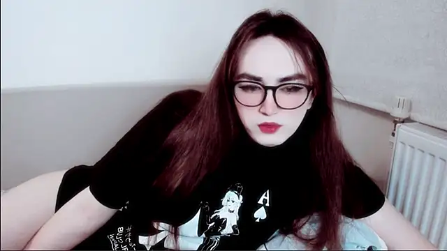 Snapshot of MinniMaksy chatting on December 21, 8:05 pm MinniMaksy online show from December 21, 8:05 pm