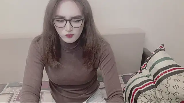 Snapshot of MinniMaksy chatting on July 6, 10:23 pm MinniMaksy online show from July 6, 10:23 pm