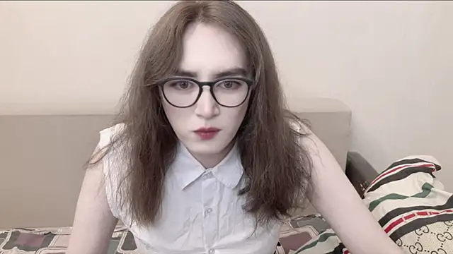 Snapshot of MinniMaksy chatting on July 12, 1:18 am MinniMaksy online show from July 12, 1:18 am