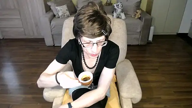 clementine online show from May 11, 9:26 am