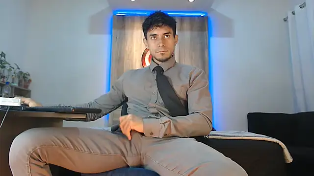 Andrew 4  online show from November 14, 1:48 am