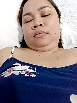 Snapshot of XXLorie_02 chatting on October 12, 12:26 pm XXLorie 02 online show from October 12, 12:26 pm