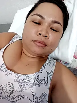 Snapshot of XXLorie_02 chatting on October 29, 2:03 am XXLorie 02 online show from October 29, 2:03 am