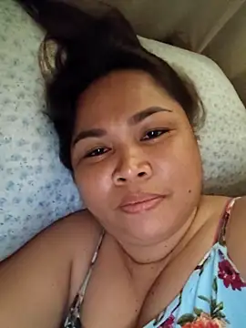 Snapshot of XXLorie_02 chatting on April 8, 6:02 am XXLorie 02 online show from April 8, 6:02 am