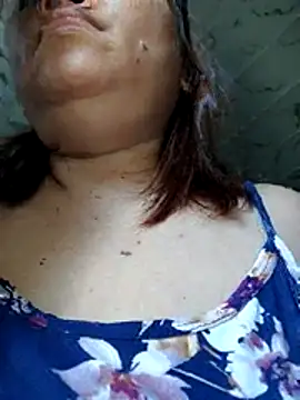 Snapshot of XXLorie_02 chatting on April 15, 2:40 am XXLorie 02 online show from April 15, 2:40 am