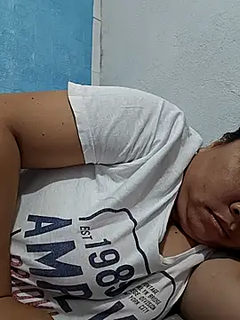 Snapshot of XXLorie_02 chatting on April 24, 1:02 pm XXLorie 02 online show from April 24, 1:02 pm