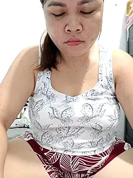 Snapshot of XXLorie_02 chatting on April 26, 8:50 pm XXLorie 02 online show from April 26, 8:50 pm