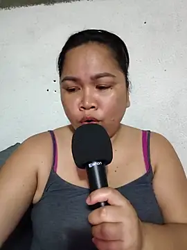 Snapshot of XXLorie_02 chatting on April 29, 10:52 am XXLorie 02 online show from April 29, 10:52 am