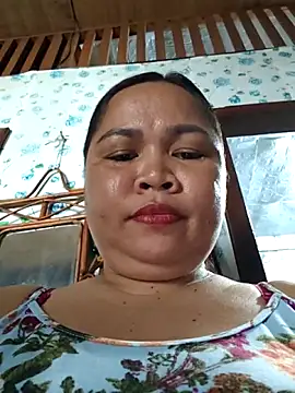 Snapshot of XXLorie_02 chatting on May 20, 1:56 am XXLorie 02 online show from May 20, 1:56 am
