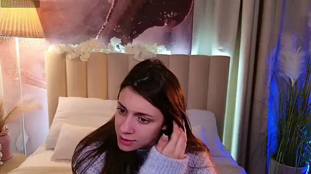 Eille Elfie online show from September 29, 5:01 am