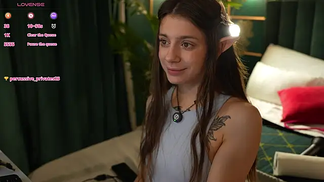 Eille Elfie online show from December 15, 5:34 am