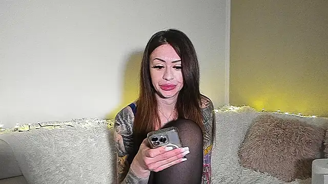 BrianaDiamondXXX online show from March 23, 6:17 am