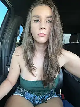 Snapshot of MaggyMayI chatting on October 14, 4:19 pm MaggyMayI online show from October 14, 4:19 pm