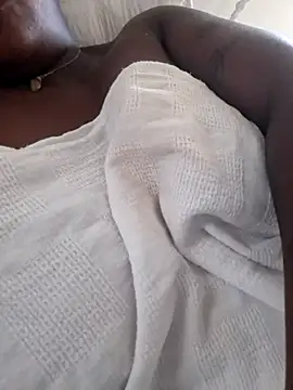 Snapshot of Adrilovechocolate chatting on May 4, 1:51 pm Adrilovechocolate online show from May 4, 1:51 pm