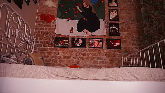 Evelively online show from December 18, 2:28 am