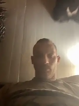 Snapshot of gunny6969 chatting on February 16, 7:04 am gunny6969 online show from February 16, 7:04 am