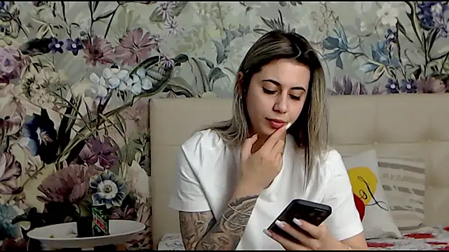 RoseDiamond06 online show from January 24, 4:39 pm