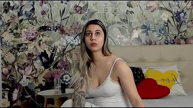 RoseDiamond06 online show from February 12, 4:11 pm