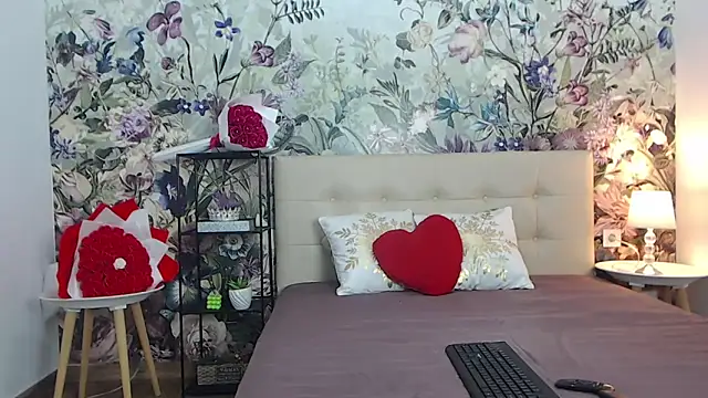 RoseDiamond06 online show from February 26, 9:47 pm