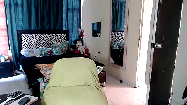 Sashaferrari2000 online show from February 4, 5:30 pm