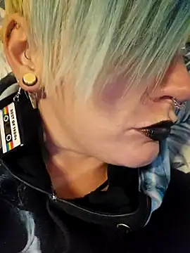 PinkTheHawk online show from January 10, 10:28 am