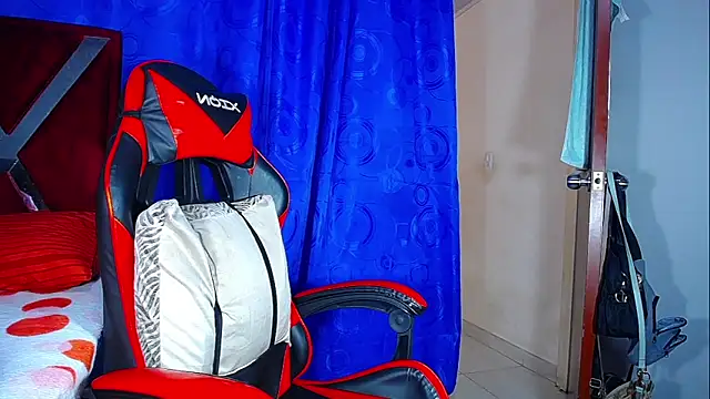 DanisaBrown online show from April 3, 6:28 pm